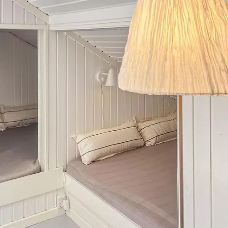 3 Bedroom Stunning In Casa vacanze Hornbæk